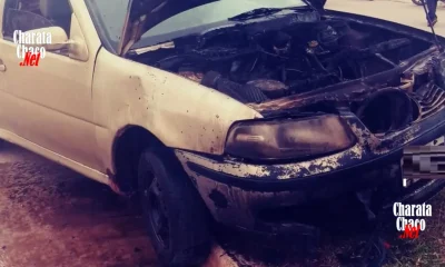 Un auto se incendió cerca del hospital de Charata: el conductor sería de Corzuela