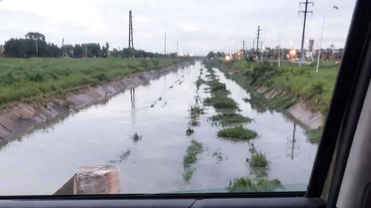 El sistema de drenaje del Gran Resistencia resistió precipitaciones de hasta 130 milímetros: la APA desplegó operativos nocturnos y reforzó el bombeo en Barranqueras