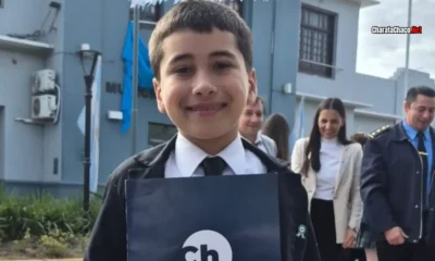Charata reconoció a Jano Díaz por su talento artístico en el acto del 25 de Mayo