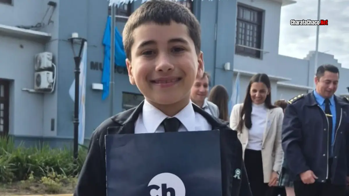 Charata reconoció a Jano Díaz por su talento artístico en el acto del 25 de Mayo