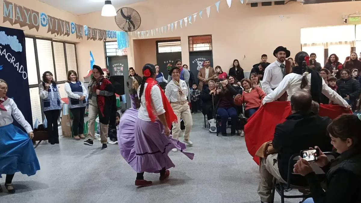 Acto del 25 de mayo en el Jardín 175 de Charata