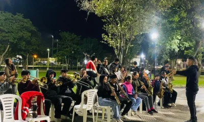 Banda Municipal Charata: ensayo abierto en el Paseo del Sol