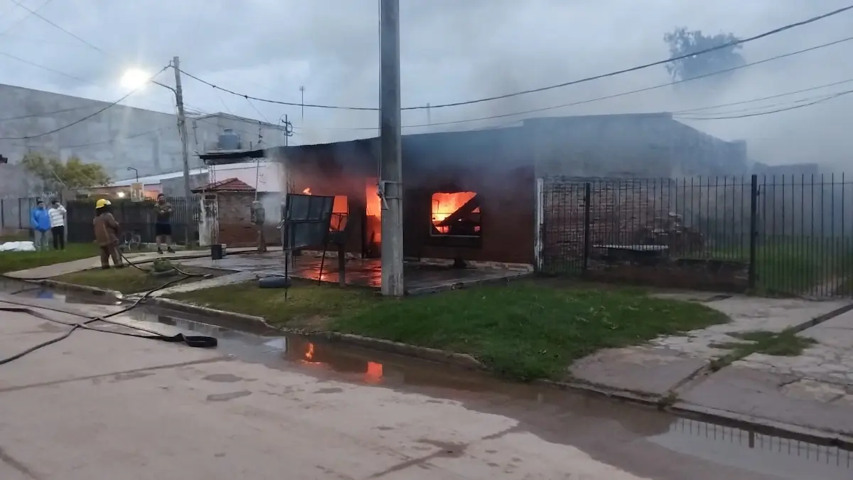 Incendio en Charata hoy: librería en calle Suipacha