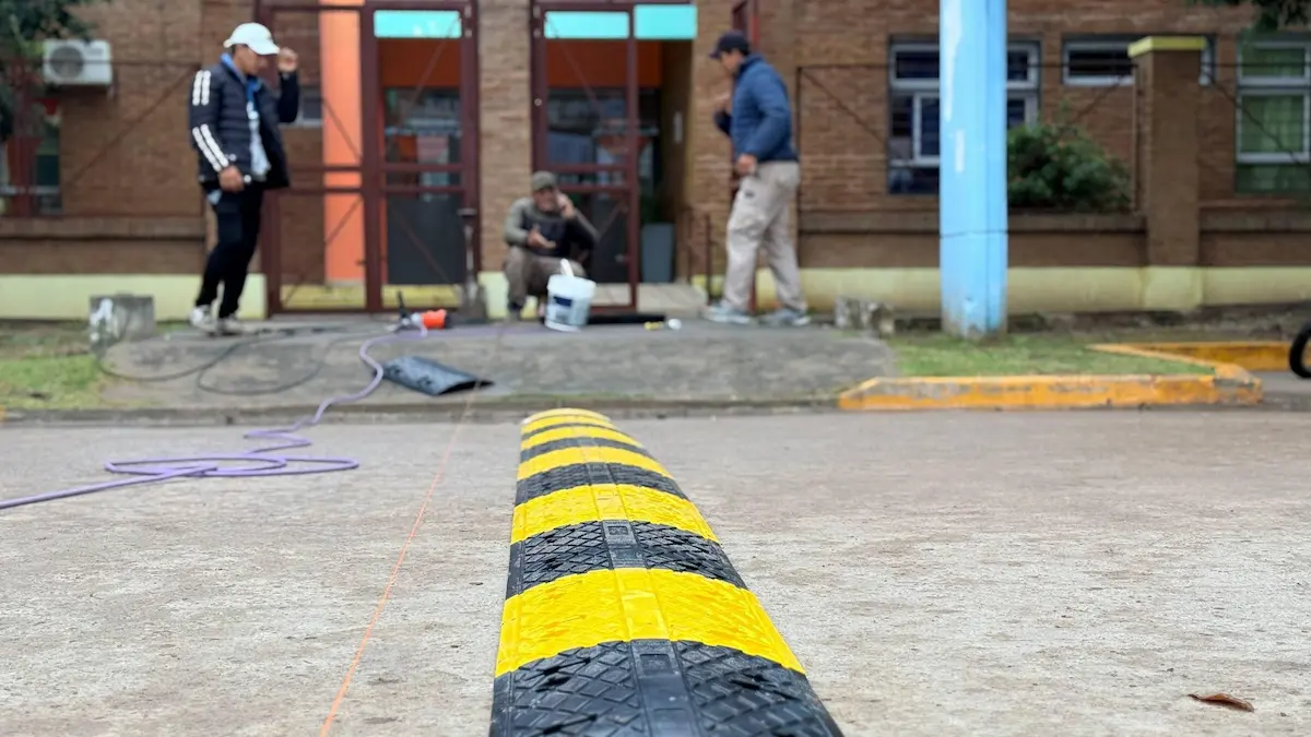 Nuevos reductores de velocidad en calle Juramento frente al Jardín N°197 en Charata