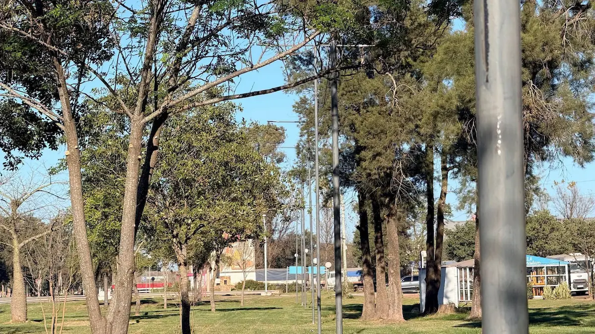 Iluminación LED en el acceso de Charata sobre Ruta 89