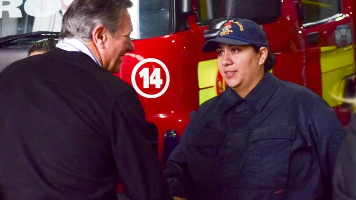 Rach y los Bomberos Voluntarios de Charata en su día 2026