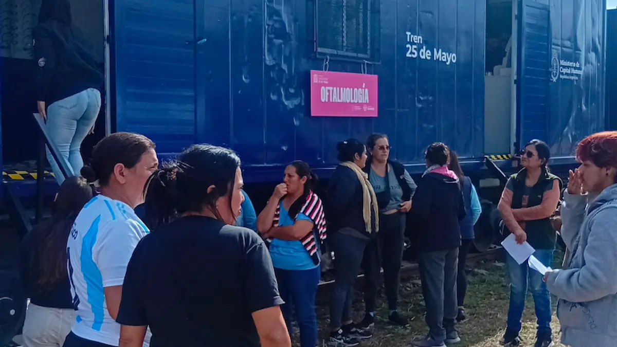 Tren 25 de Mayo llega a General Pinedo tras atender 3.500 personas