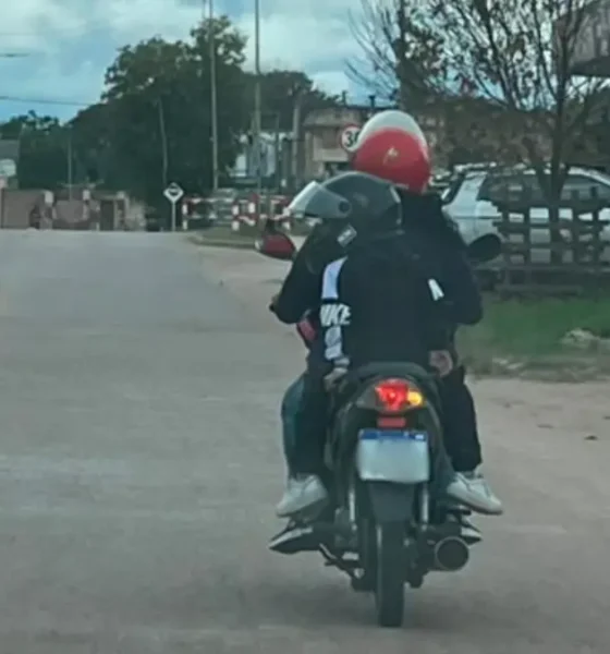 Uso del casco en moto en Charata: el llamado del Municipio