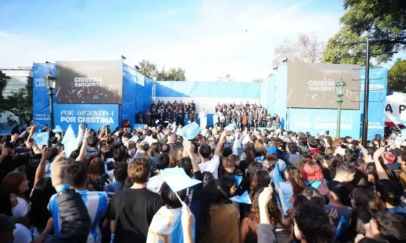Banderazo por Cristina en Parque Lezama: habló Máximo y no hubo marcha