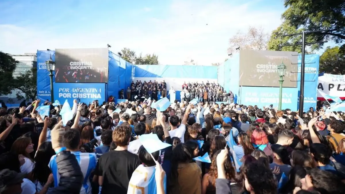 Banderazo por Cristina en Parque Lezama: habló Máximo y no hubo marcha