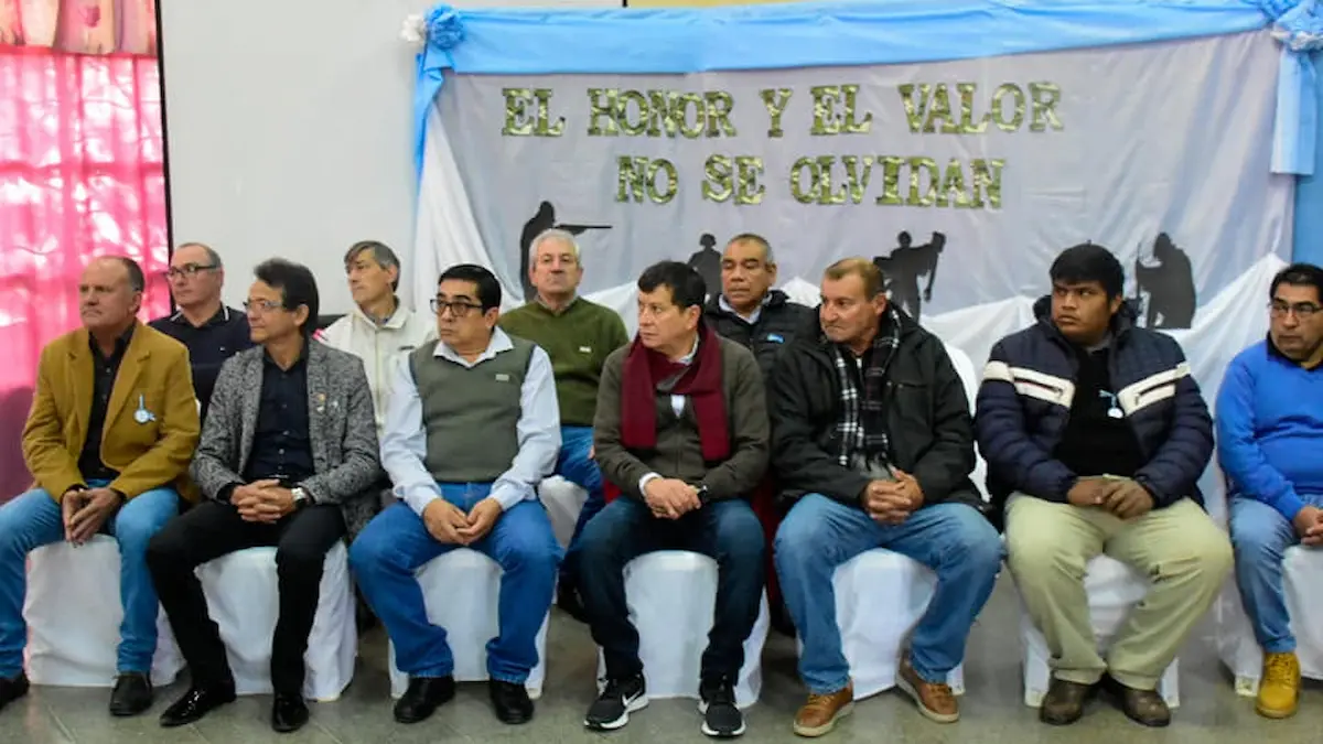Homenaje a veteranos de Malvinas en la Escuela 173 de Charata