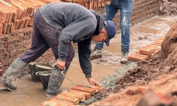Cunetas y alcantarillas en barrio Itatí: Charata refuerza trabajos
