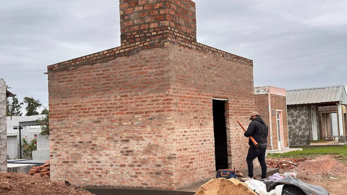 Nuevos baños en el cementerio Padre Juan Holzer de Charata