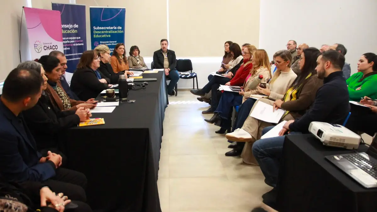 Educación Chaco: encuentro con intendentes y diputados