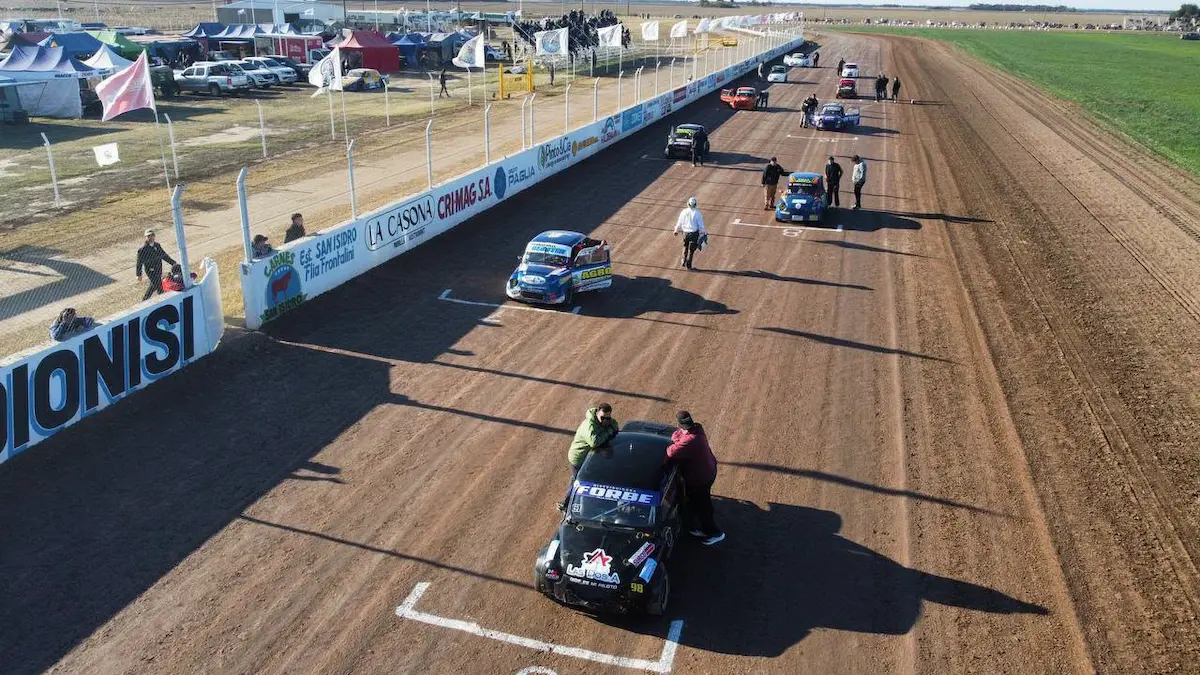 Melgratti y Mendoza ganaron en el Zonal de Automovilismo en Charata