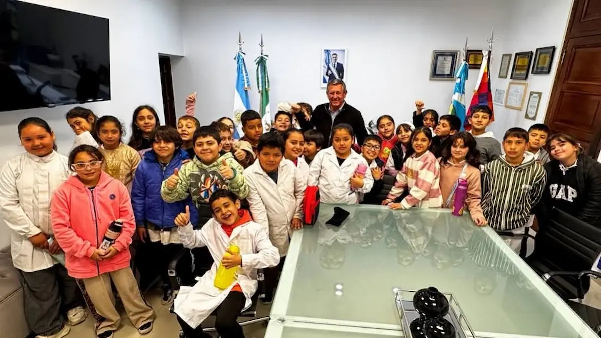 Visita educativa en el Municipio de Charata: alumnos de 4°