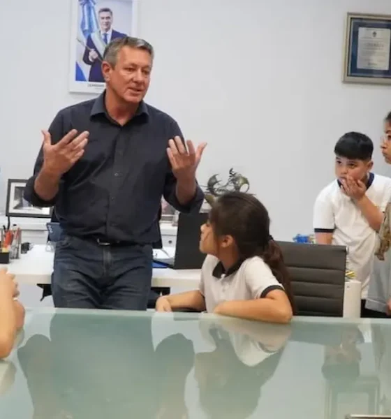 Visita educativa en el Municipio: alumnos de la Escuela 142