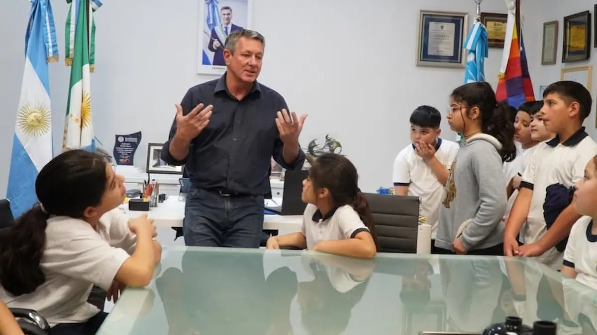 Visita educativa en el Municipio: alumnos de la Escuela 142