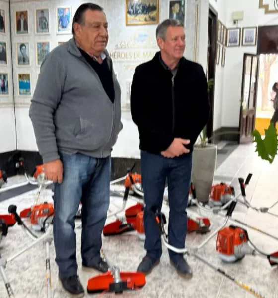 Servicios públicos en Charata: Rach entregó motoguadañas