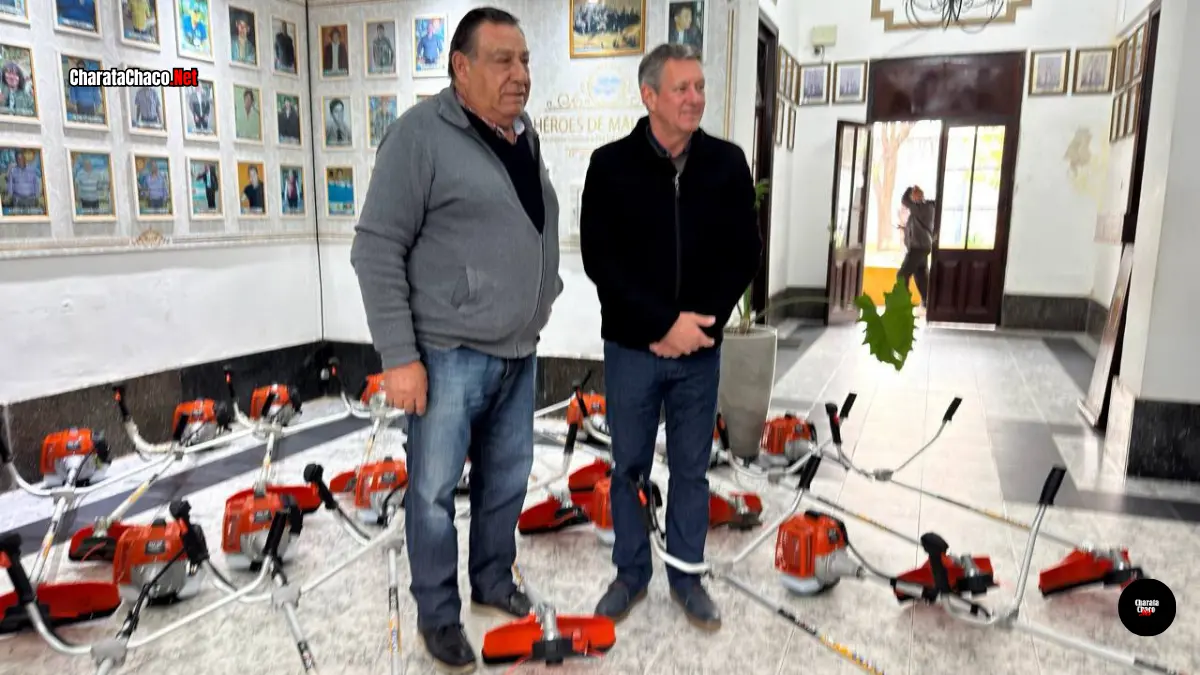 Servicios públicos en Charata: Rach entregó motoguadañas