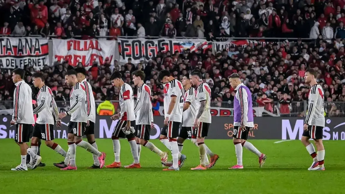 River en caída libre: perdió con Rosario Central en el Monumental